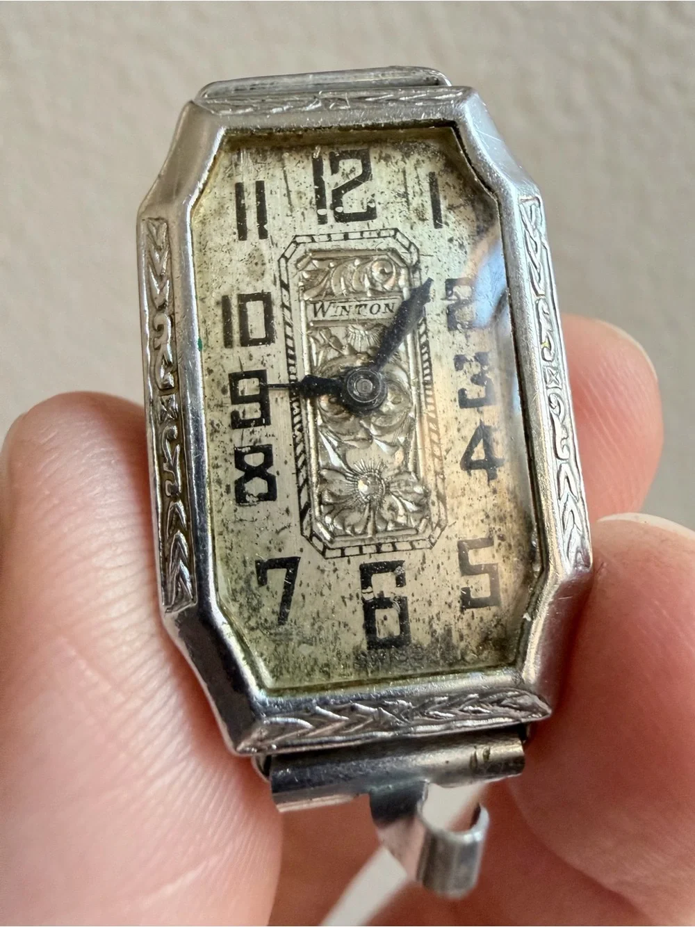 Vintage Art Deco-style Rectangular Winton Swiss wristwatch with a chain band